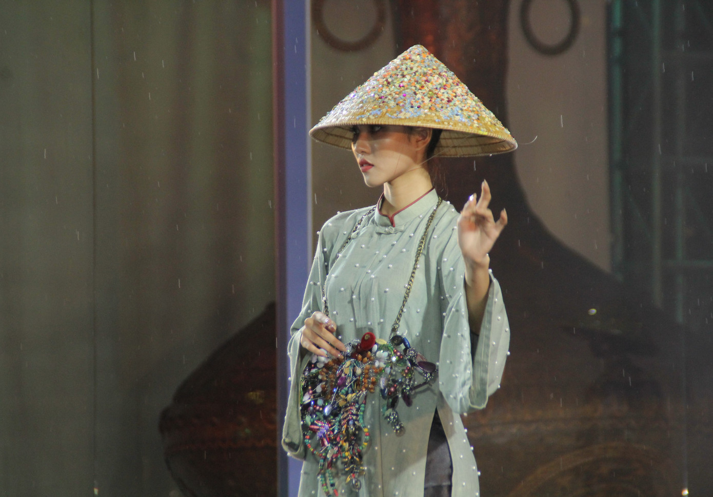 Hoa hậu Tiểu Vy, Khánh Vân cùng các nghệ sỹ dự khai mạc Lễ hội Áo dài TPHCM năm 2020 ảnh 7