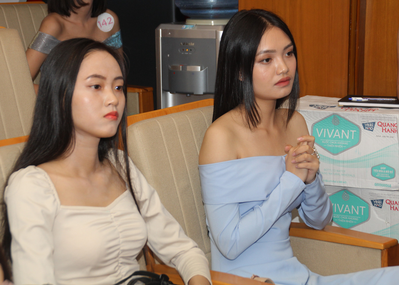 Nhìn lại giây phút công bố Top 30 thí sinh bước vào Bán kết Hoa hậu Việt Nam 2020 ảnh 2