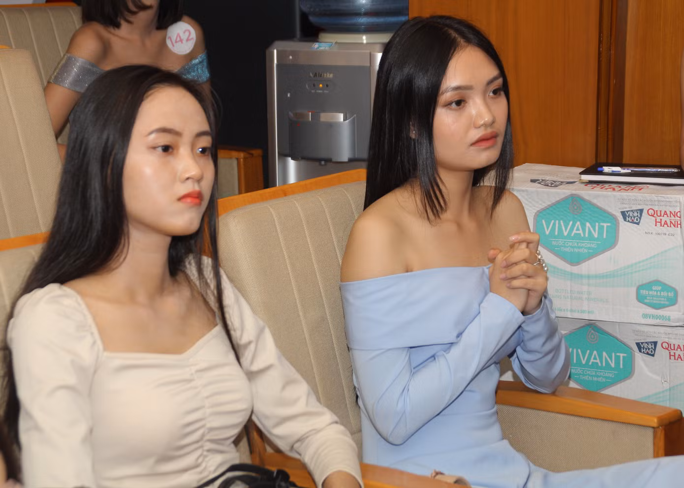 Nhìn lại giây phút công bố Top 30 thí sinh bước vào Bán kết Hoa hậu Việt Nam 2020 ảnh 2