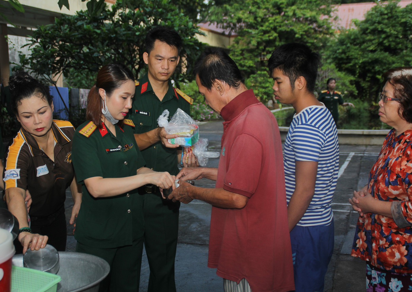 Tuổi trẻ Bệnh viện Quân y 175 tri ân thương bệnh binh ảnh 8