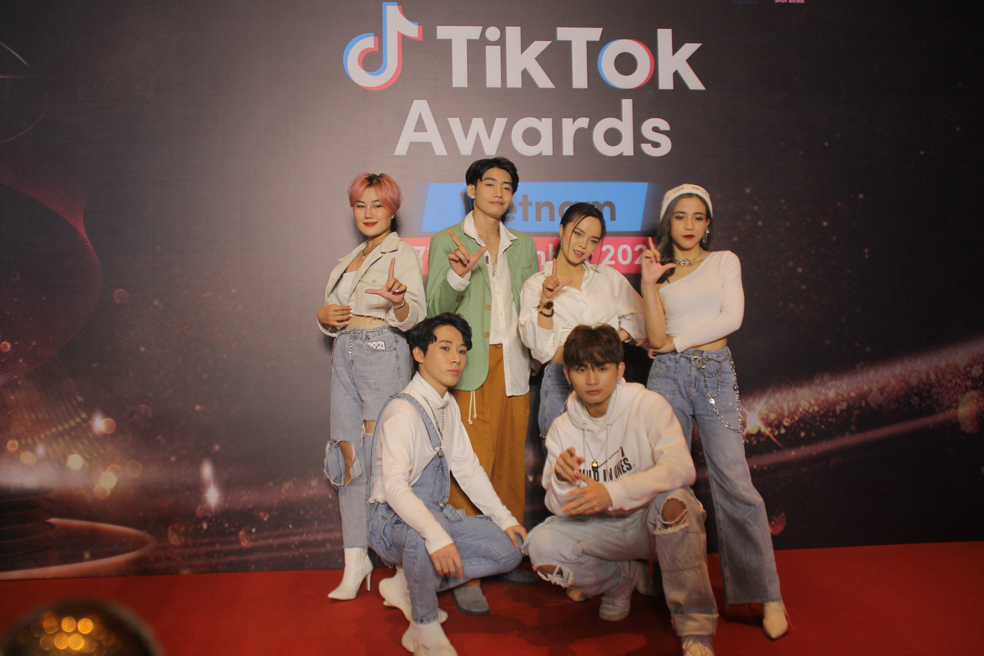 Anh chăn bò Ytiet, mẹ đơn thân thắng giải 'sáng tạo truyền cảm hứng' ảnh 14