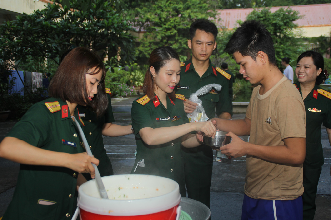 Tuổi trẻ Bệnh viện Quân y 175 tri ân thương bệnh binh ảnh 4