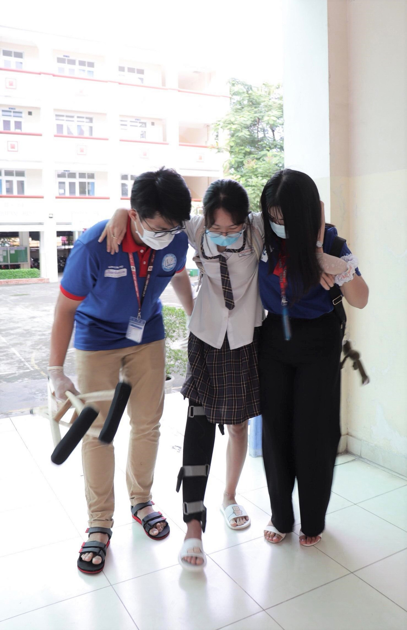 Hết mình ‘tiếp sức’ sĩ tử vượt vũ môn ảnh 10