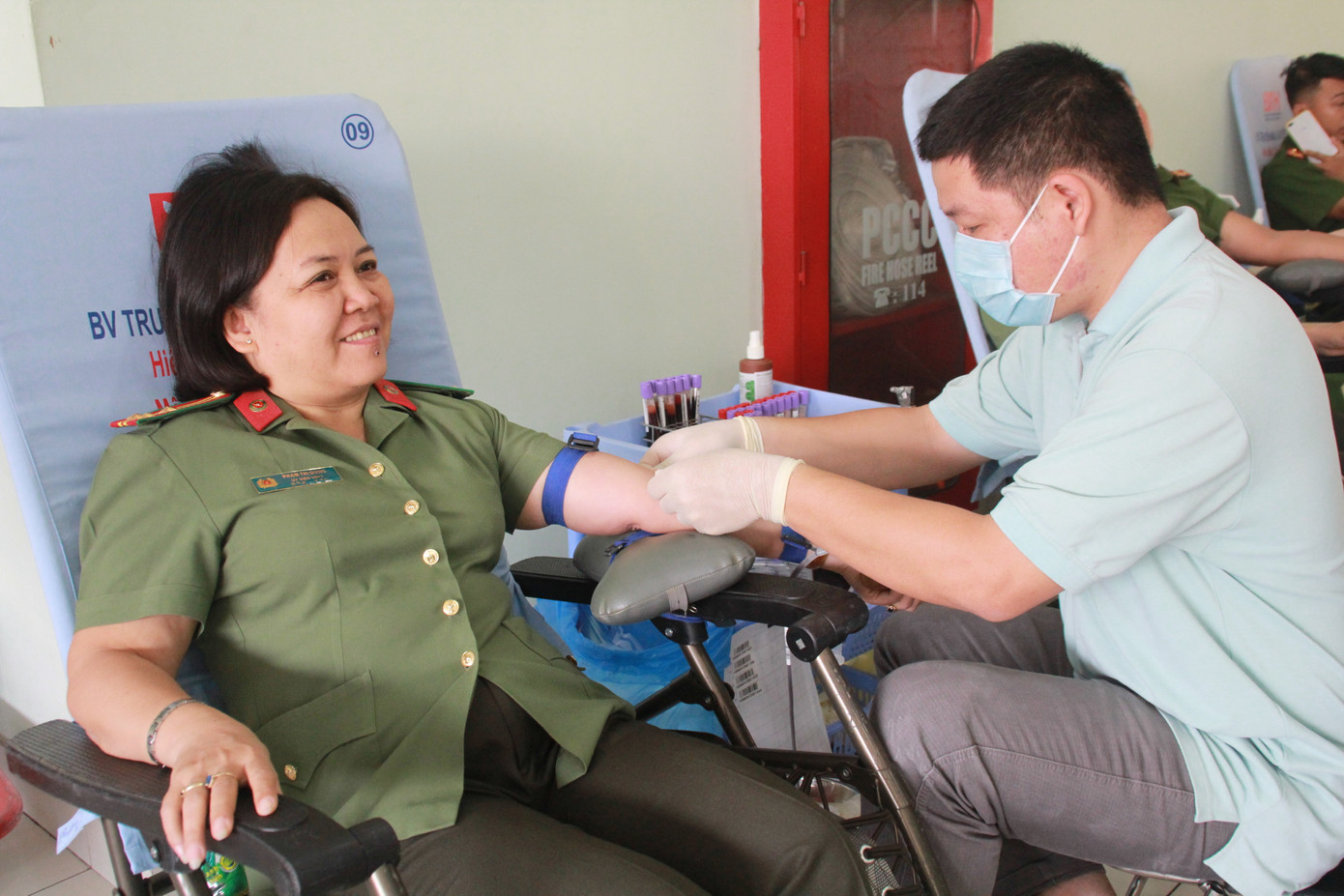 Gần 500 cán bộ, chiến sỹ Công an hiến máu tình nguyện ngày giáp Tết ảnh 8