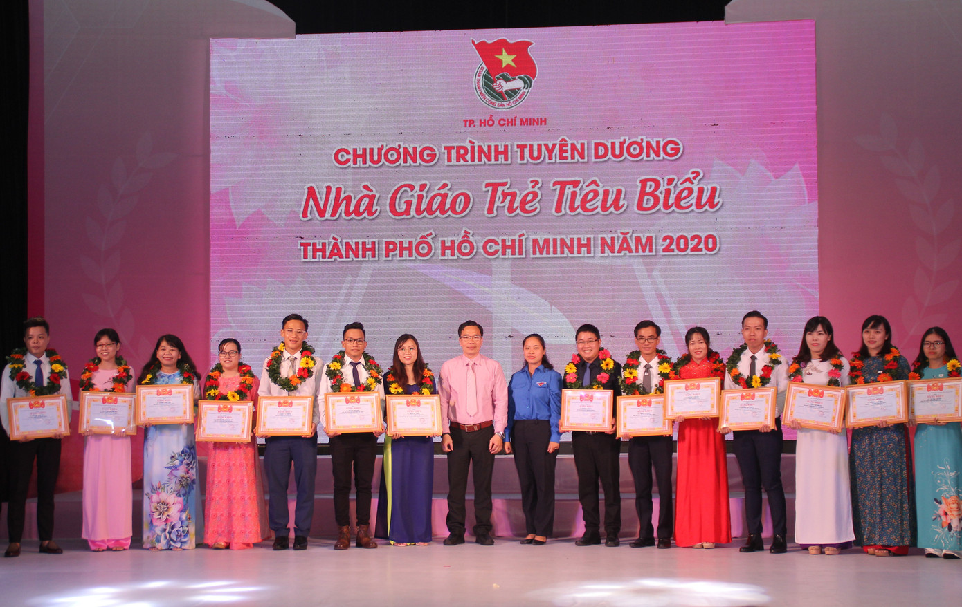 TPHCM tuyên dương 161 nhà giáo trẻ tiêu biểu ảnh 4
