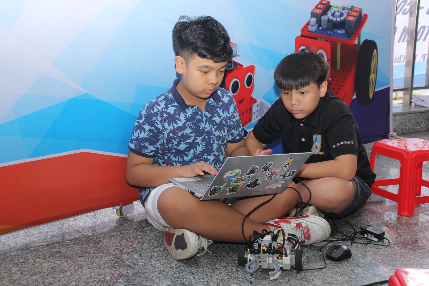 Nhiều sản phẩm phục vụ đời sống tranh tài Hội thi Tin học trẻ toàn quốc ảnh 11