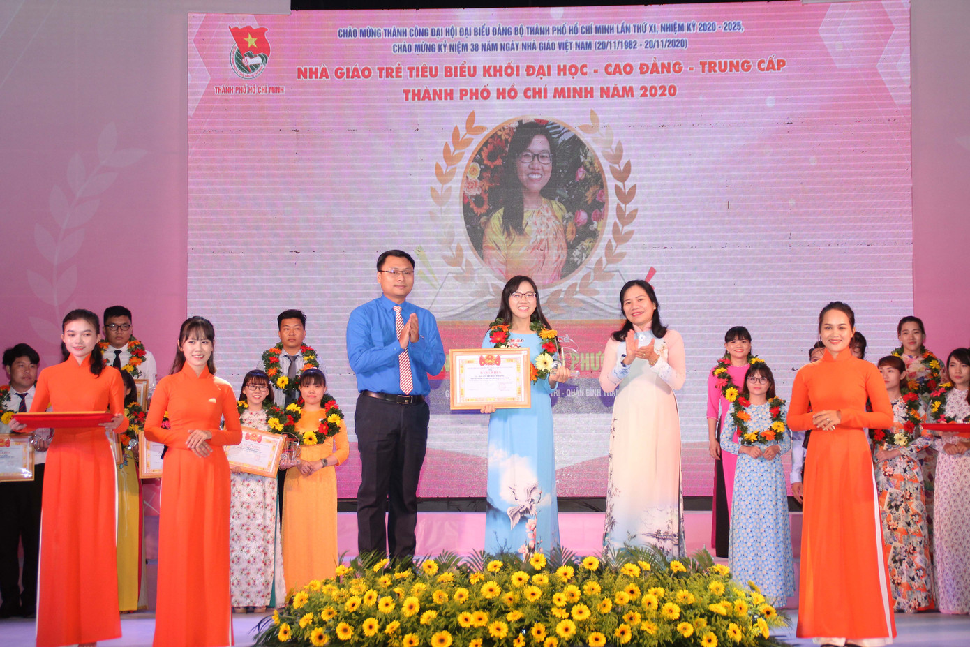 TPHCM tuyên dương 161 nhà giáo trẻ tiêu biểu ảnh 3