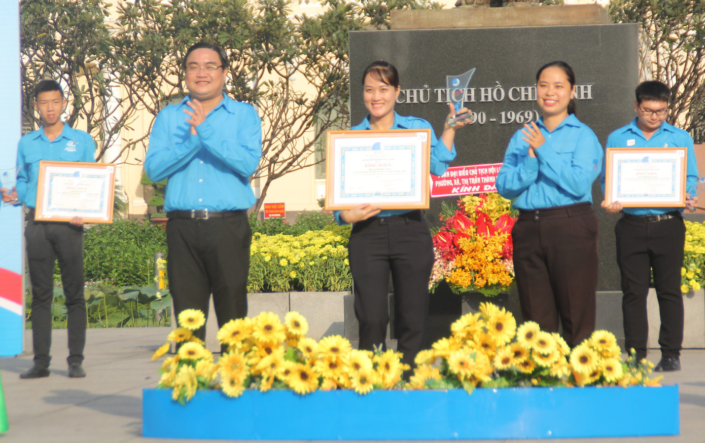 TPHCM tuyên dương 24 Chủ tịch Hội LHTN phường, xã, thị trấn tiêu biểu năm 2020 ảnh 4