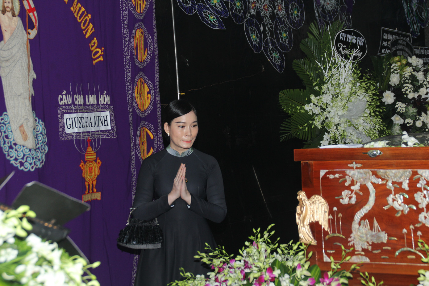 Đông đảo thế hệ nghệ sĩ đến tiễn biệt NSND Lý Huỳnh ảnh 10