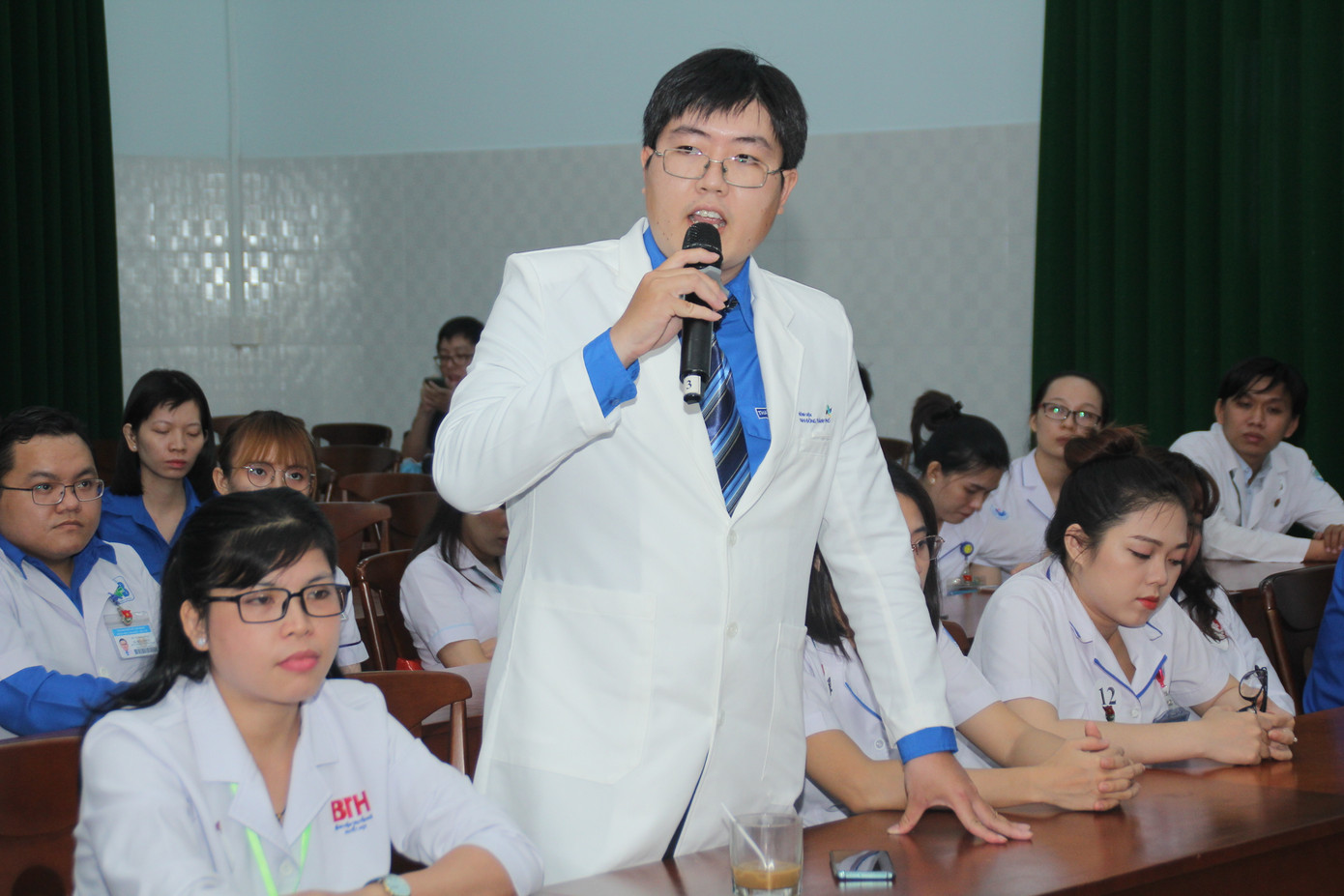 Tuyên dương 43 thầy thuốc trẻ tiêu biểu TPHCM ảnh 8