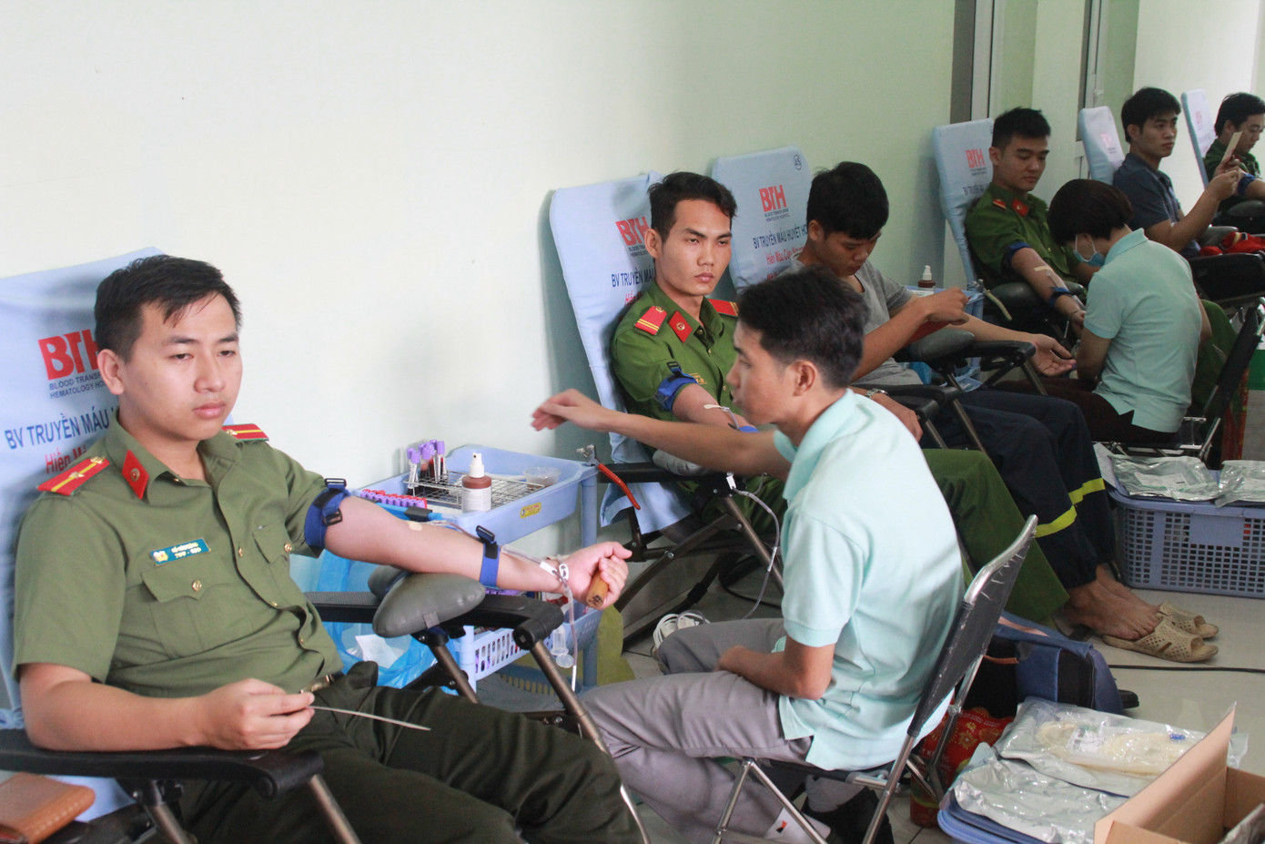 Gần 500 cán bộ, chiến sỹ Công an hiến máu tình nguyện ngày giáp Tết ảnh 6