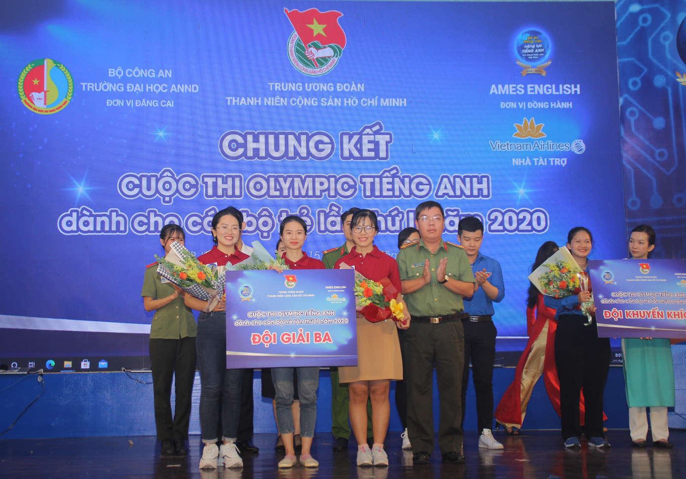 Lộ diện Quán quân Olympic tiếng Anh dành cho cán bộ trẻ 2020 ảnh 14