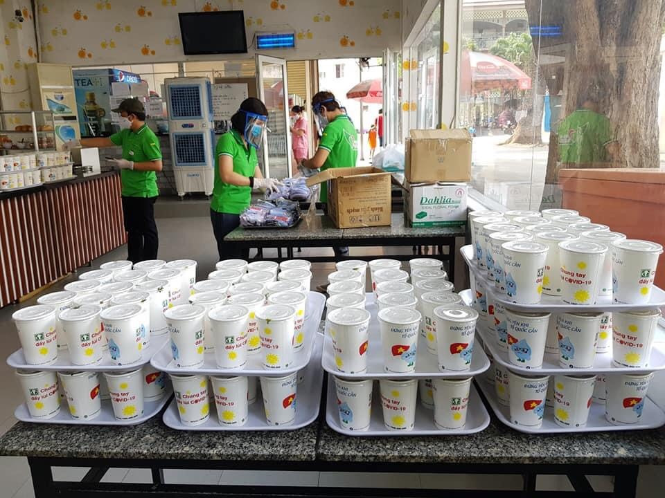 Tiếp nối 'Hành trình của những chiếc ly giấy' đến vùng dịch ảnh 1