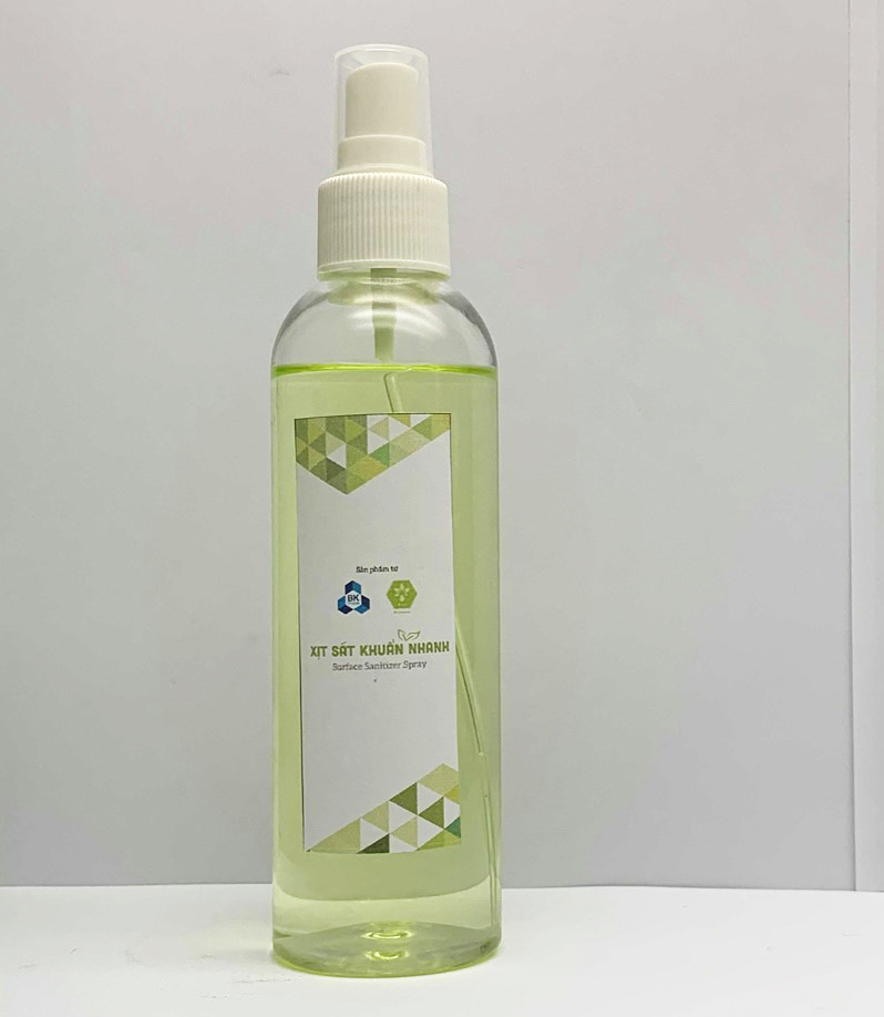 Thầy trò Đại học Bách khoa TPHCM chế tạo nước rửa tay phòng dịch corona ảnh 3