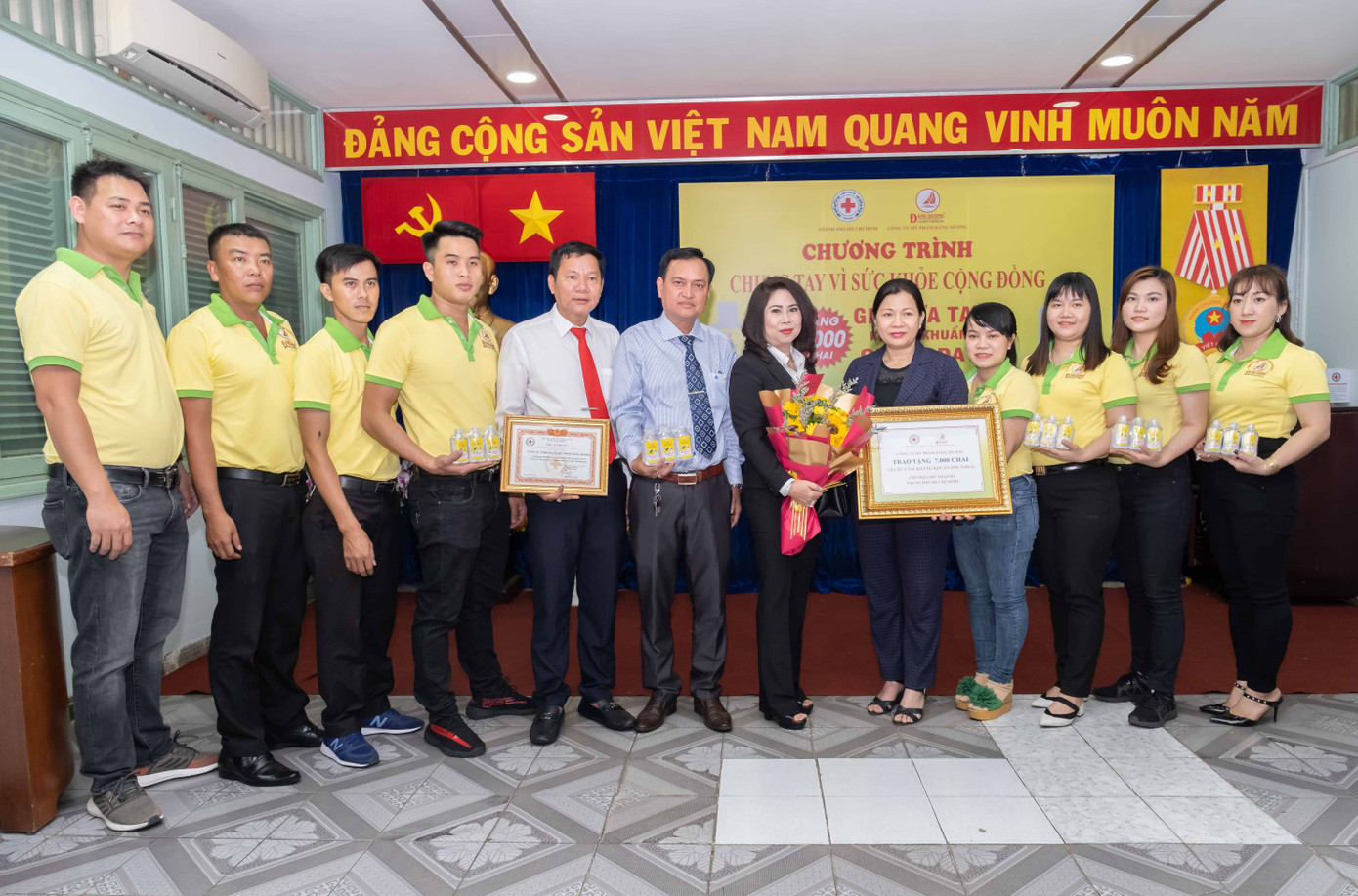 Mỹ phẩm Đăng Dương và hành trình tặng nước rửa tay kháng khuẩn phòng Covid-19 ảnh 5