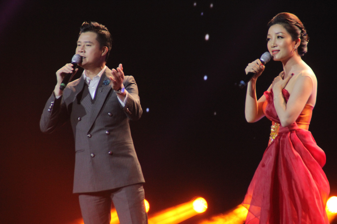 Đàm Vĩnh Hưng, Quang Dũng, Phi Nhung gửi thông điệp yêu thương qua ca khúc Giáng sinh ảnh 5