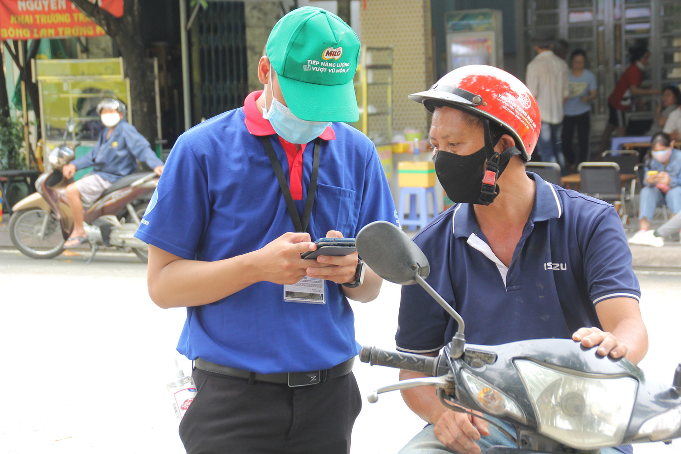 Đội hình ‘Hỗ trợ y tế’ túc trực điểm thi sẵn sàng hỗ trợ thí sinh ảnh 3