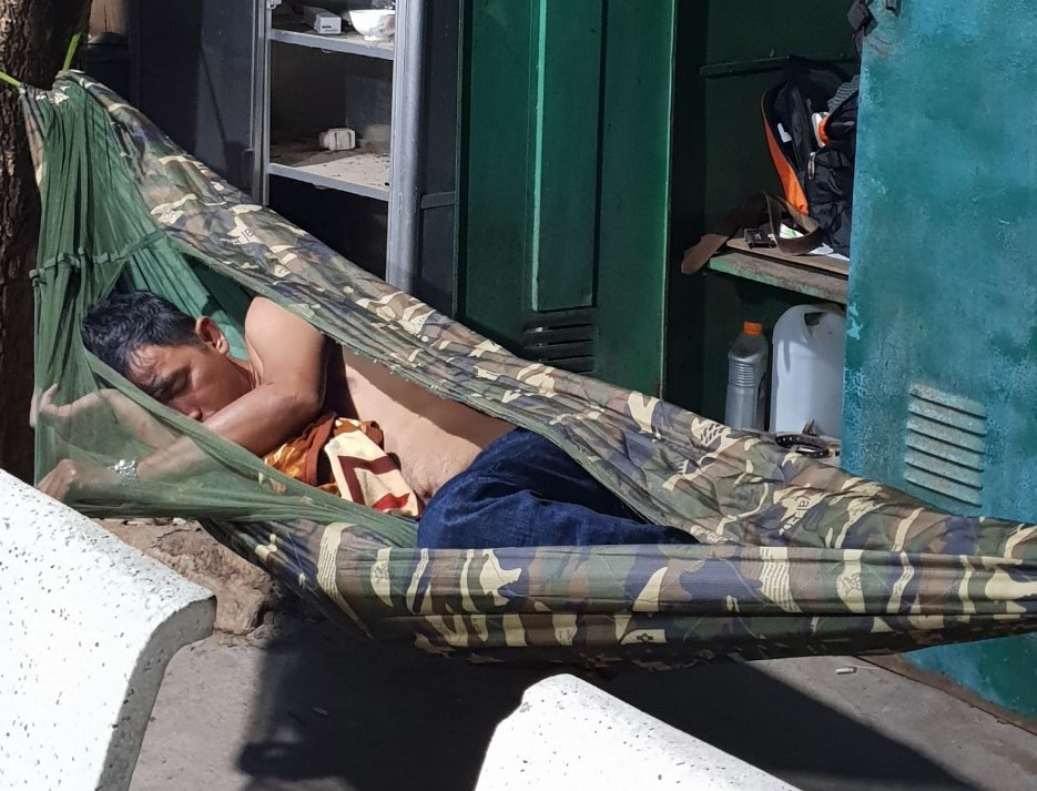 Cảm động 'những chiến binh khử khuẩn' ở Bình Thuận ảnh 7