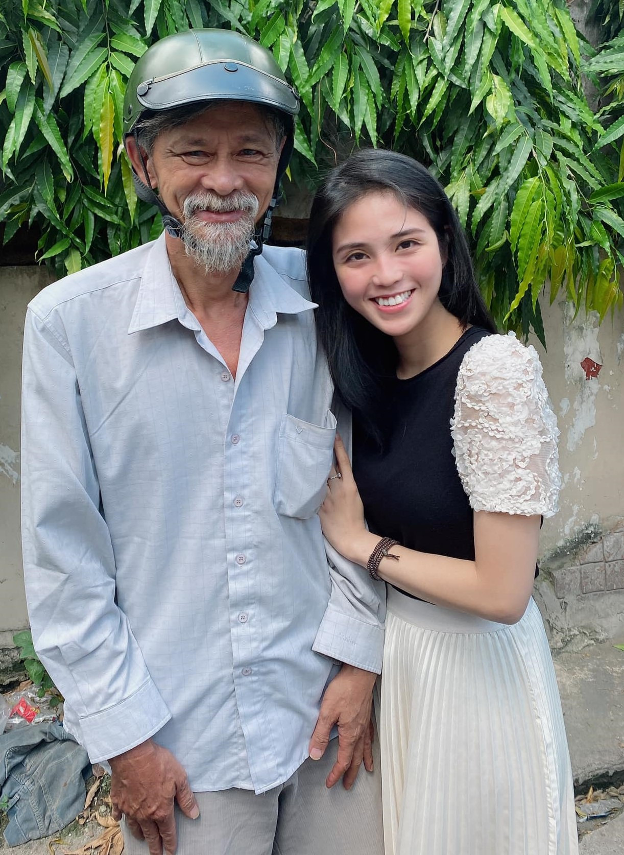 Thiếu nữ Sài thành vận động hàng trăm triệu đồng giúp 'ông Tâm rắn cắn', ông bà cụ neo đơn ảnh 11