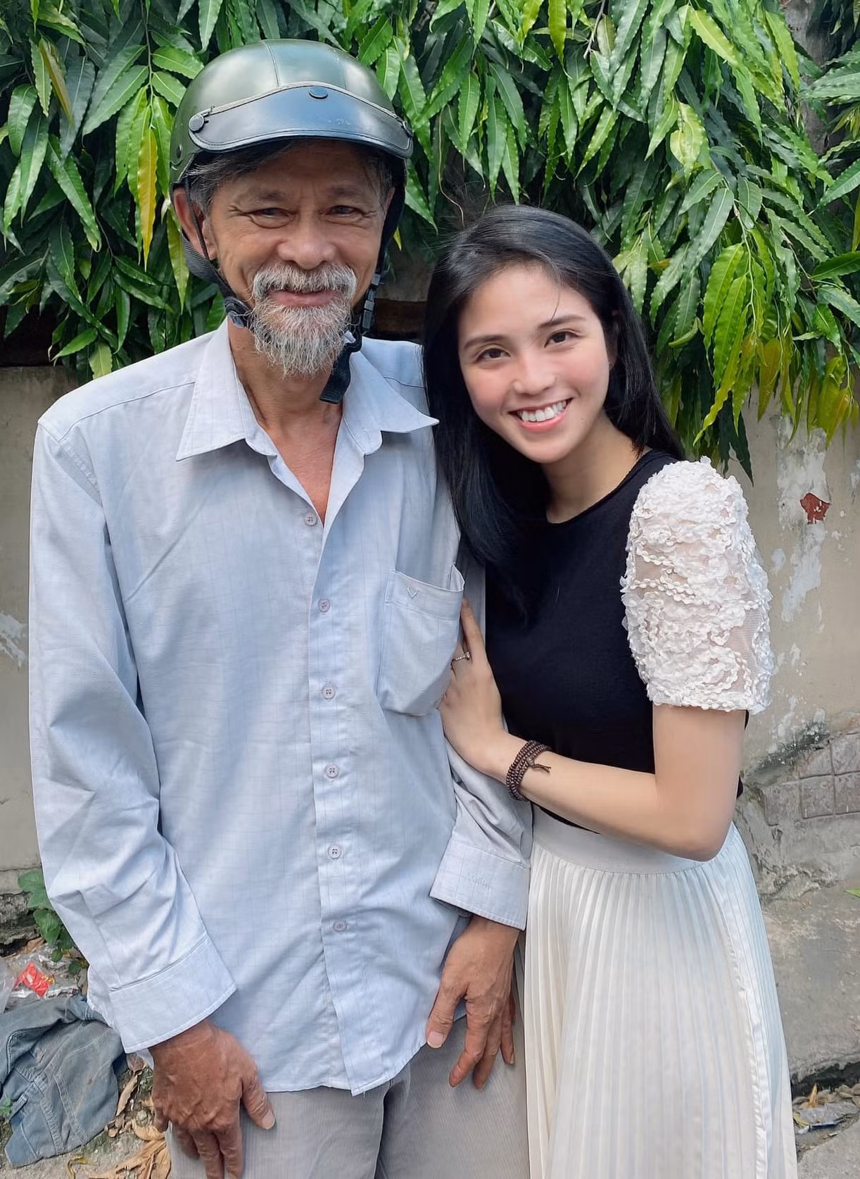 Thiếu nữ Sài thành vận động hàng trăm triệu đồng giúp 'ông Tâm rắn cắn', ông bà cụ neo đơn ảnh 11