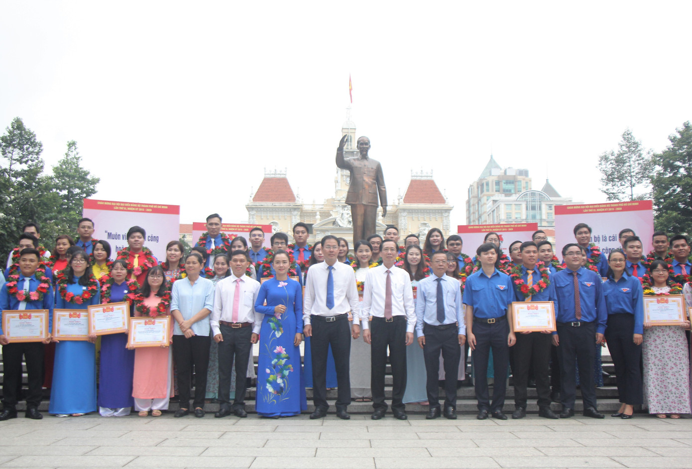 TPHCM tuyên dương 63 cán bộ, công chức, viên chức ảnh 10