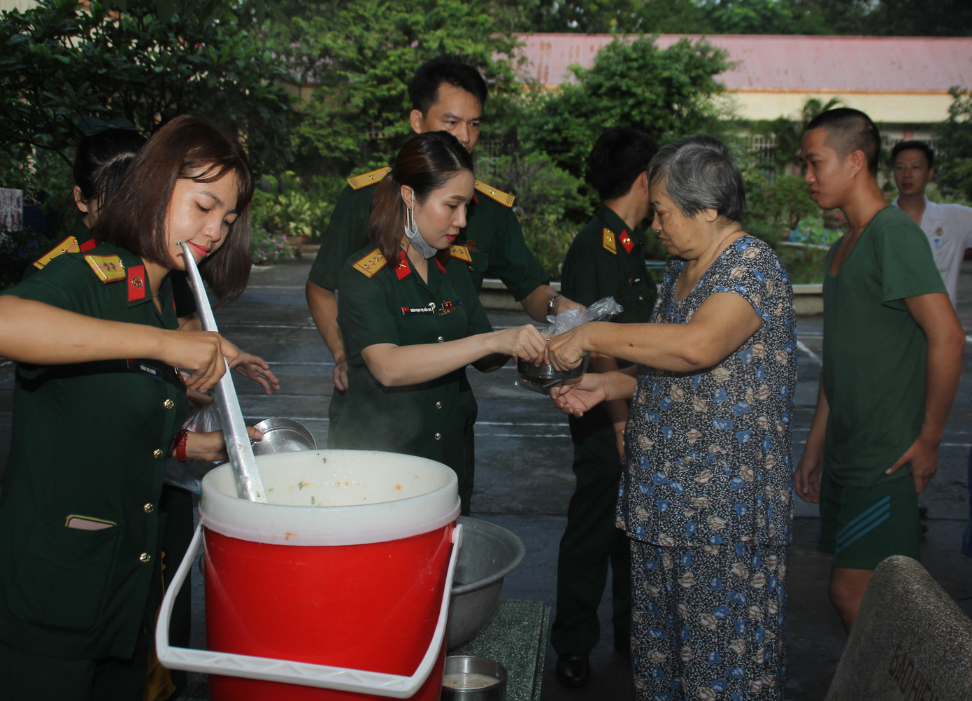 Tuổi trẻ Bệnh viện Quân y 175 tri ân thương bệnh binh ảnh 7