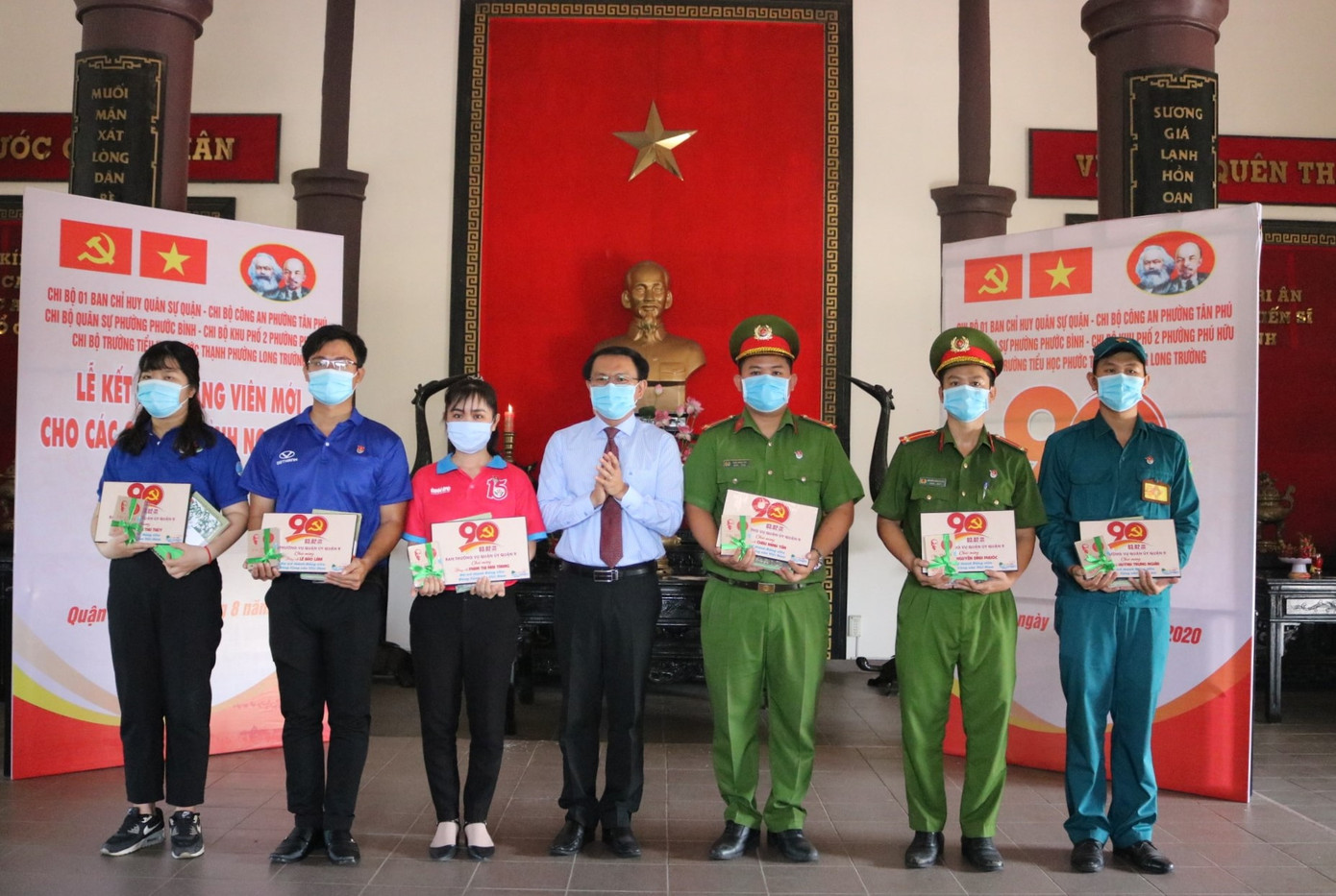 Kết nạp Đảng nhiều chiến sỹ tình nguyện hè ảnh 1