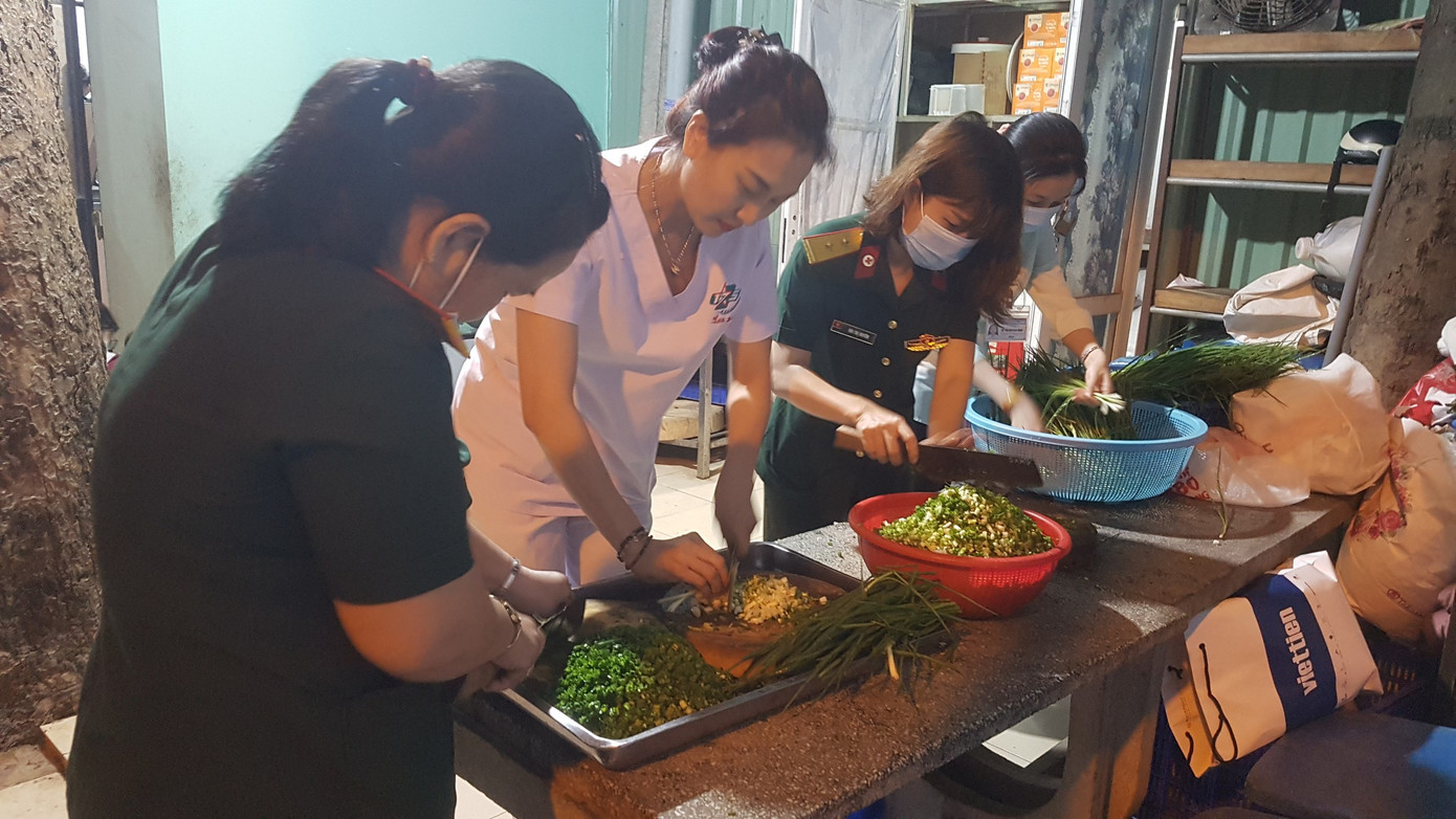 Tặng 1.000 phần ăn nghĩa tình đến người bệnh điều trị dài ngày, có hoàn cảnh khó khăn ảnh 1