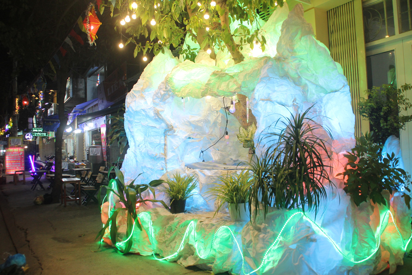 Xóm đạo Sài Gòn trang hoàng lung linh đón Giáng sinh ảnh 12