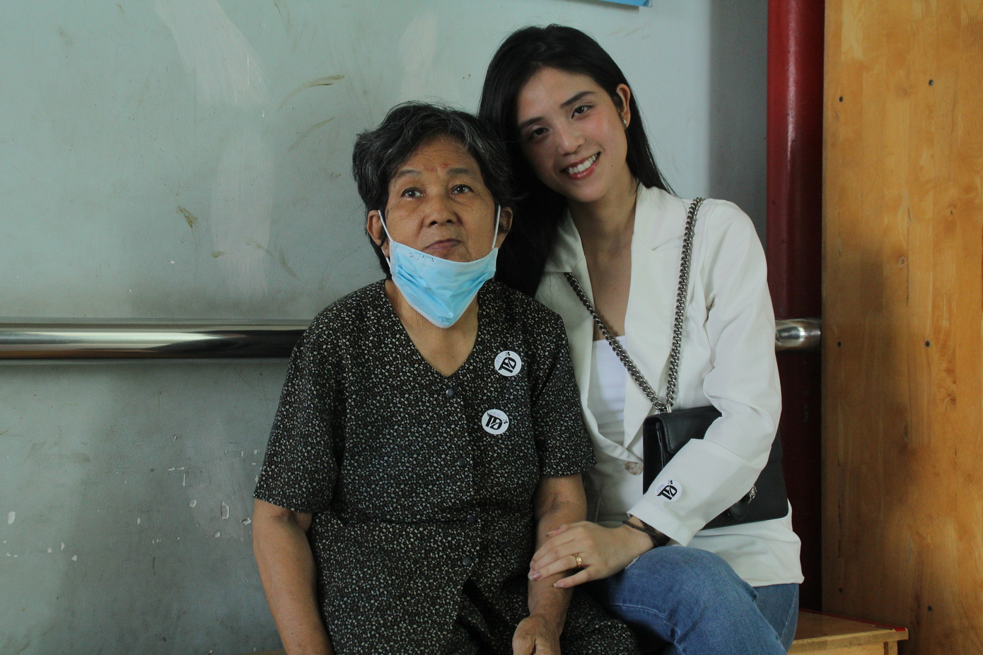 Thiếu nữ Sài thành vận động hàng trăm triệu đồng giúp 'ông Tâm rắn cắn', ông bà cụ neo đơn ảnh 7