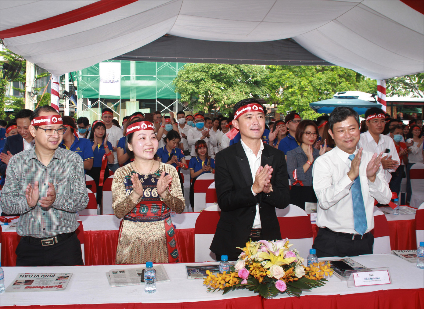 Toàn cảnh Chủ nhật Đỏ lần đầu diễn ra tại Bình Dương ảnh 9