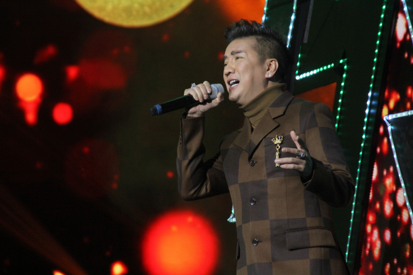 Đàm Vĩnh Hưng, Quang Dũng, Phi Nhung gửi thông điệp yêu thương qua ca khúc Giáng sinh ảnh 7