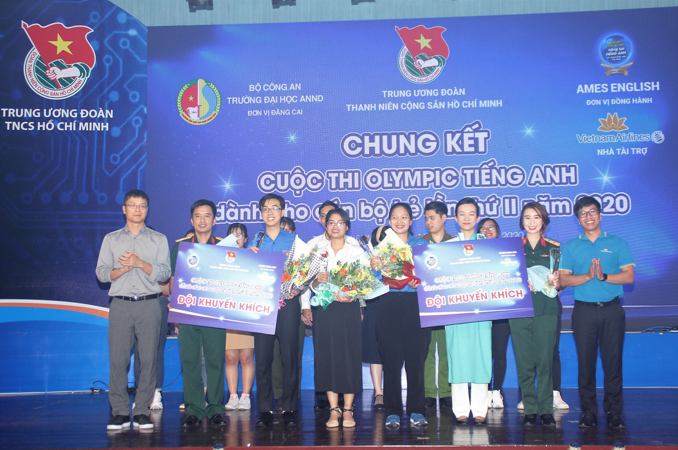 Lộ diện Quán quân Olympic tiếng Anh dành cho cán bộ trẻ 2020 ảnh 15