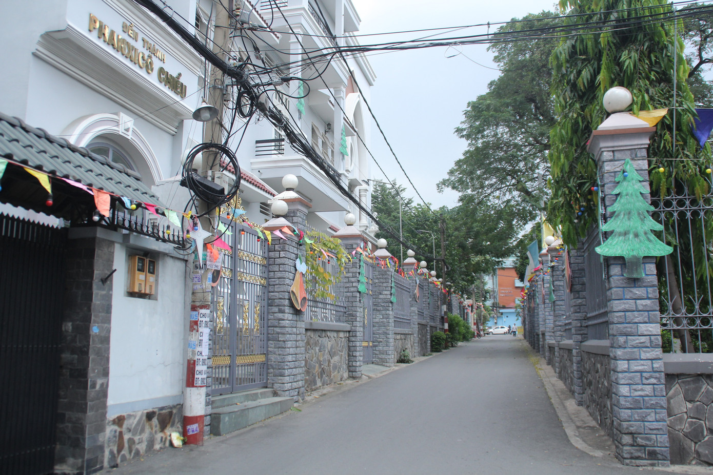 Xóm đạo Sài Gòn trang hoàng lung linh đón Giáng sinh ảnh 21