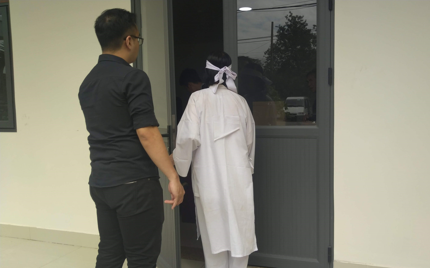 Con trai Chánh Tín đã về đến Việt Nam, kịp tiễn đưa cha đoạn đường cuối ảnh 2