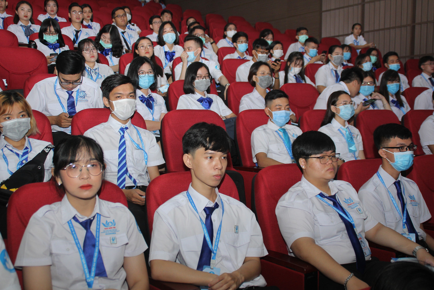 Sinh viên TPHCM thảo luận những đề án, công trình trọng điểm giai đoạn 2020 - 2023 ảnh 3