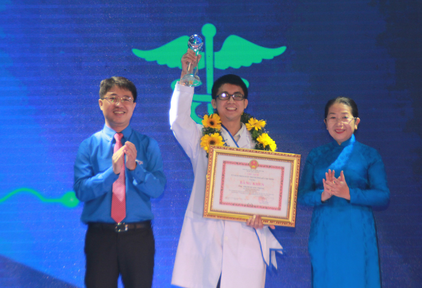 Vinh danh 12 công dân trẻ tiêu biểu TPHCM 2019 ảnh 7