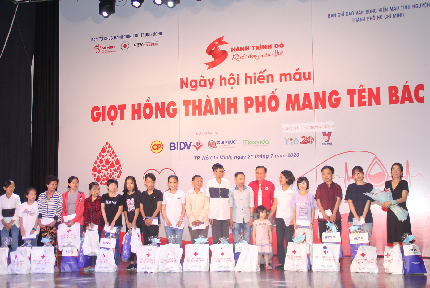 Sôi nổi ngày hội ‘Giọt hồng thành phố mang tên Bác’ ảnh 7