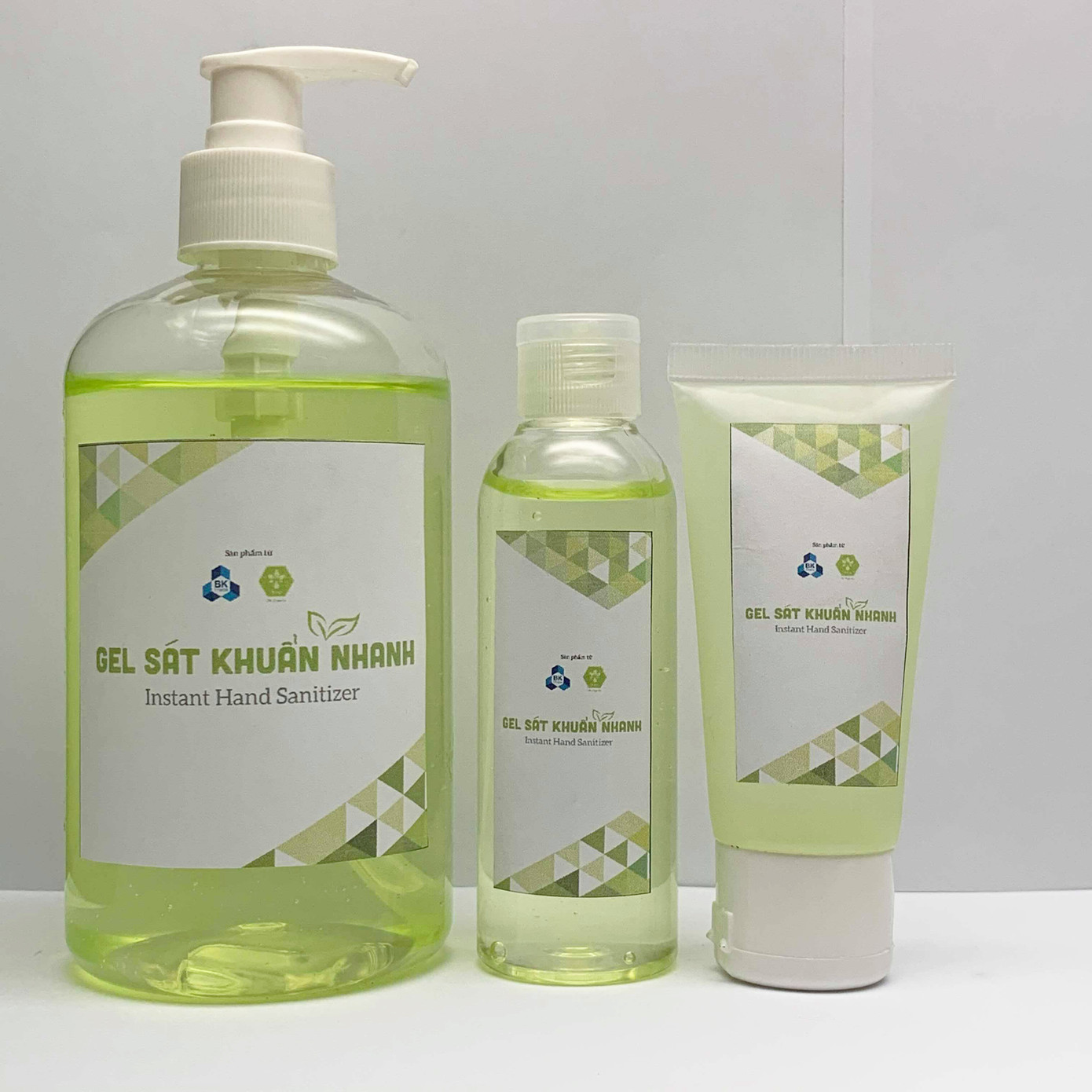 Thầy trò Đại học Bách khoa TPHCM chế tạo nước rửa tay phòng dịch corona ảnh 2