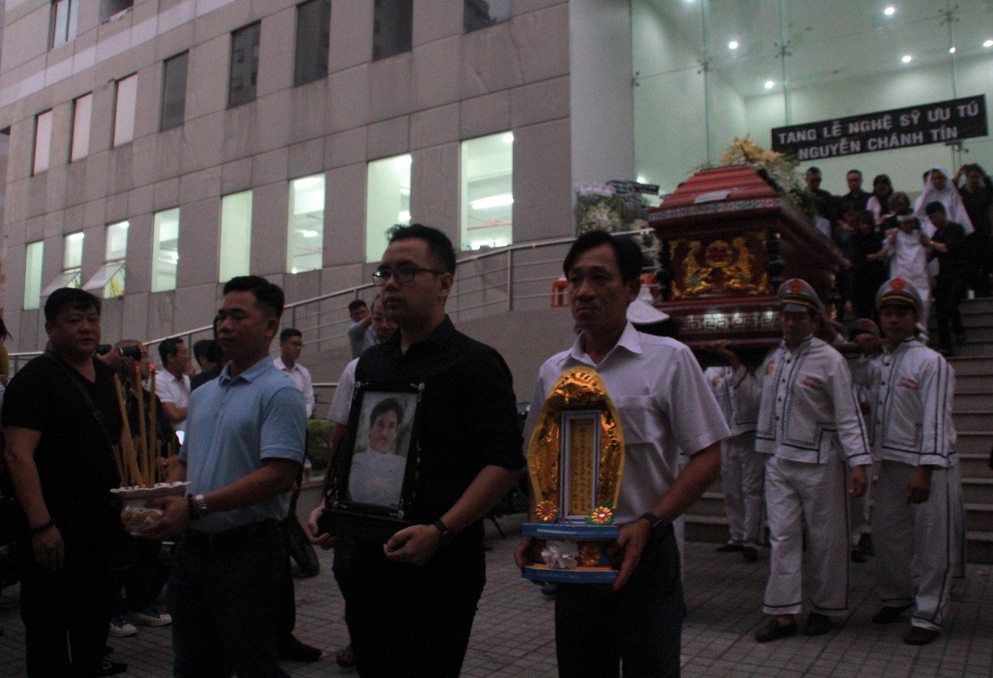 Nghẹn ngào phút tiễn đưa NSƯT Nguyễn Chánh Tín về cõi vĩnh hằng ảnh 5