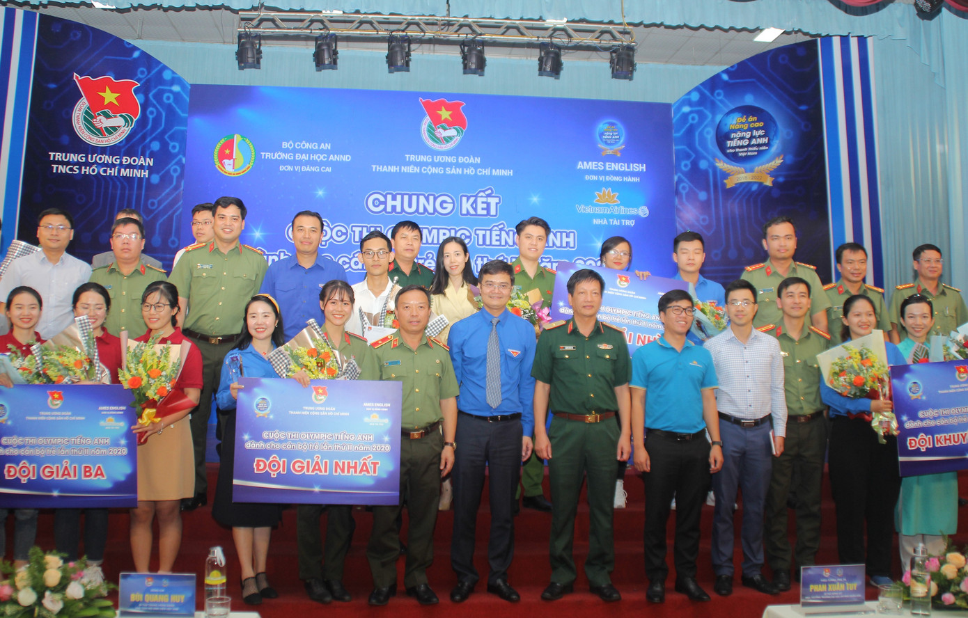Lộ diện Quán quân Olympic tiếng Anh dành cho cán bộ trẻ 2020 ảnh 16