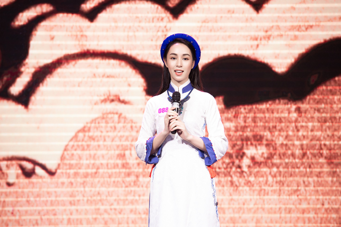 Thí sinh Hoa hậu Việt Nam 2020 trổ tài trong phần thi tài năng ảnh 3