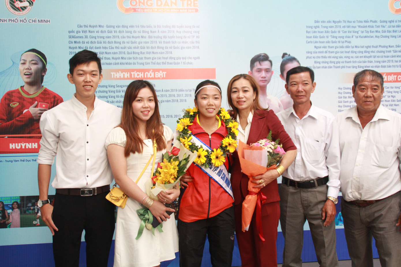 Cầu thủ Huỳnh Như nhận danh hiệu ‘Công dân trẻ tiêu biểu TPHCM’ ảnh 6