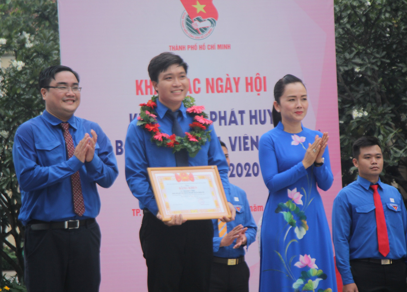 TPHCM tuyên dương 63 cán bộ, công chức, viên chức ảnh 8