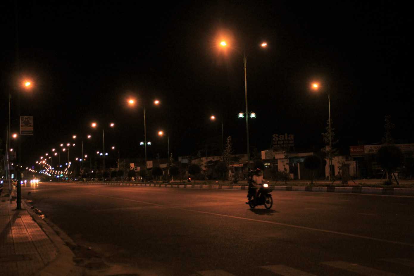 Karaoke, bar, phòng trà phố biển Phan Thiết 'ngủ đông' phòng dịch Covid-19 ảnh 15