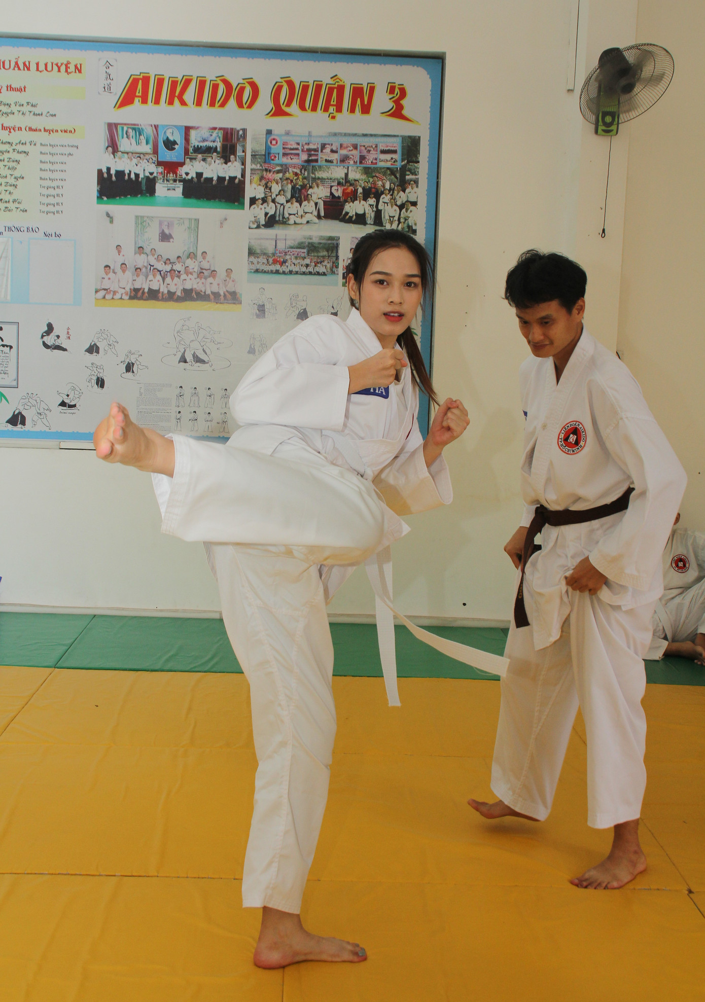 Những khoảnh khắc đẹp của tân Hoa hậu Việt Nam Đỗ Thị Hà tại hành trình nhân ái ảnh 13