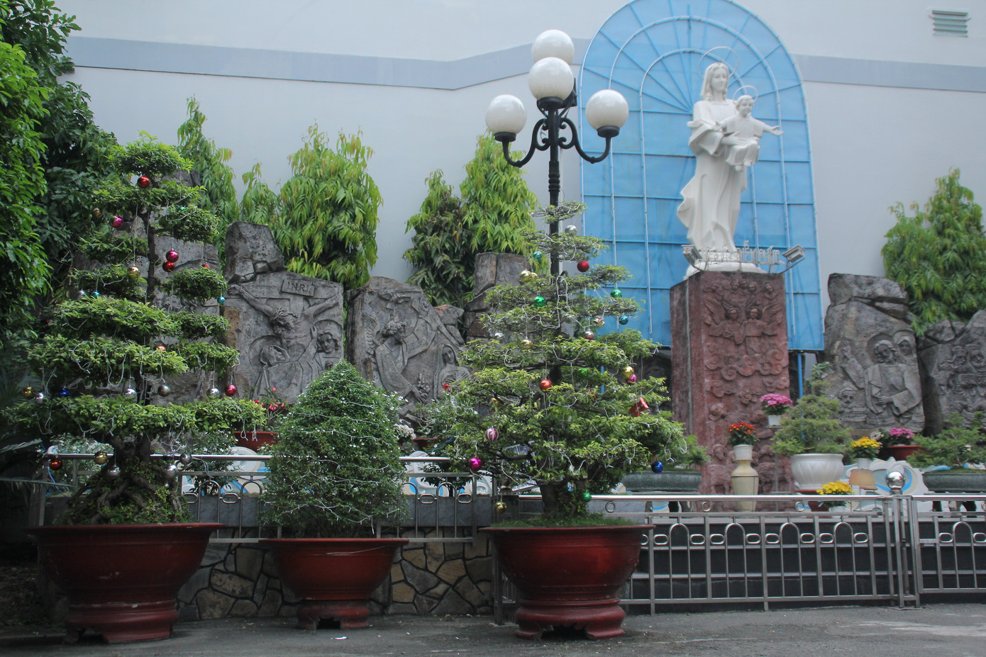 Xóm đạo Sài Gòn trang hoàng lung linh đón Giáng sinh ảnh 18