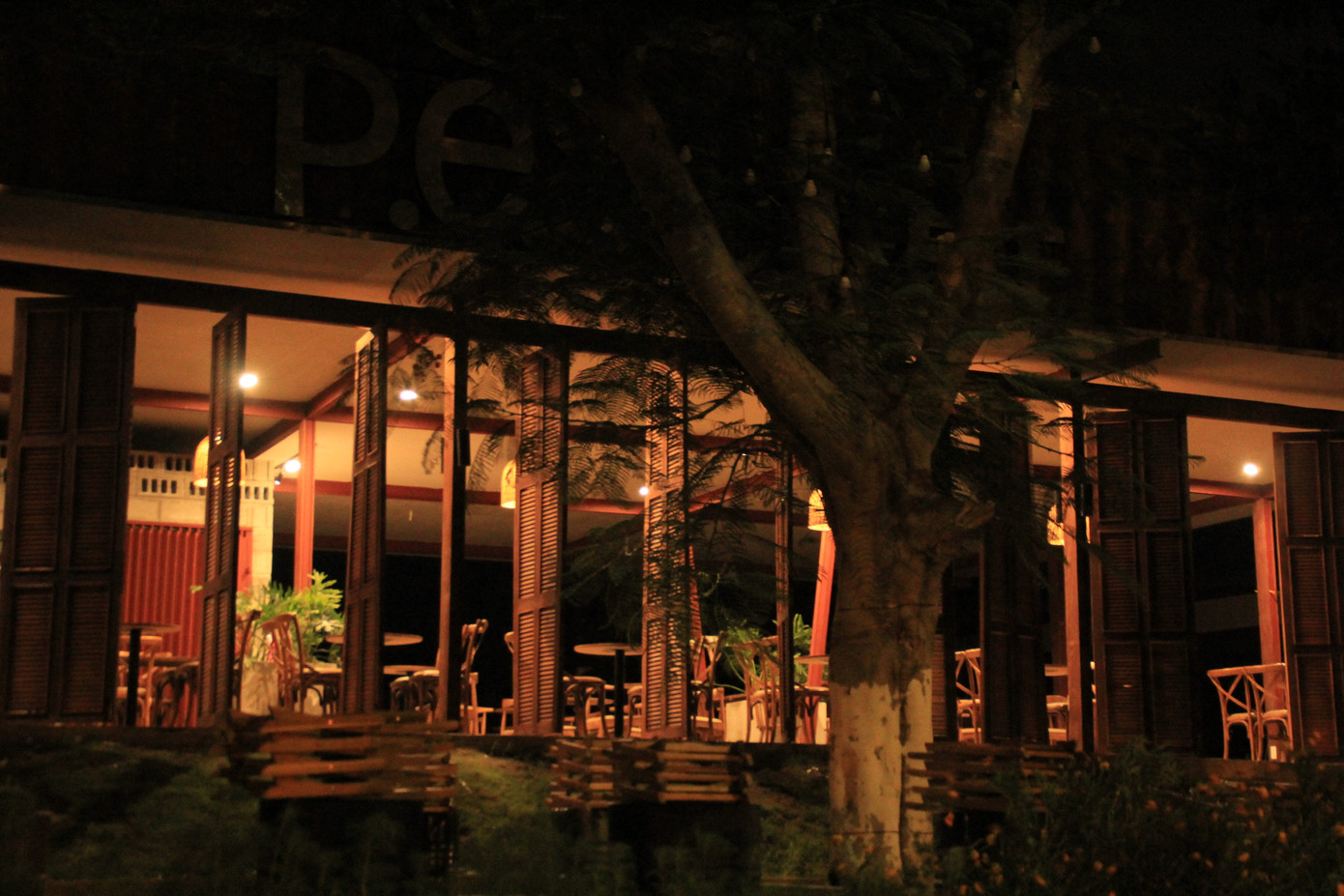 Karaoke, bar, phòng trà phố biển Phan Thiết 'ngủ đông' phòng dịch Covid-19 ảnh 9