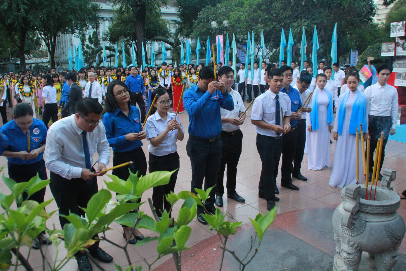 Hùng tráng lễ kỷ niệm 70 năm ngày truyền thống Học sinh, sinh viên tại TPHCM ảnh 9