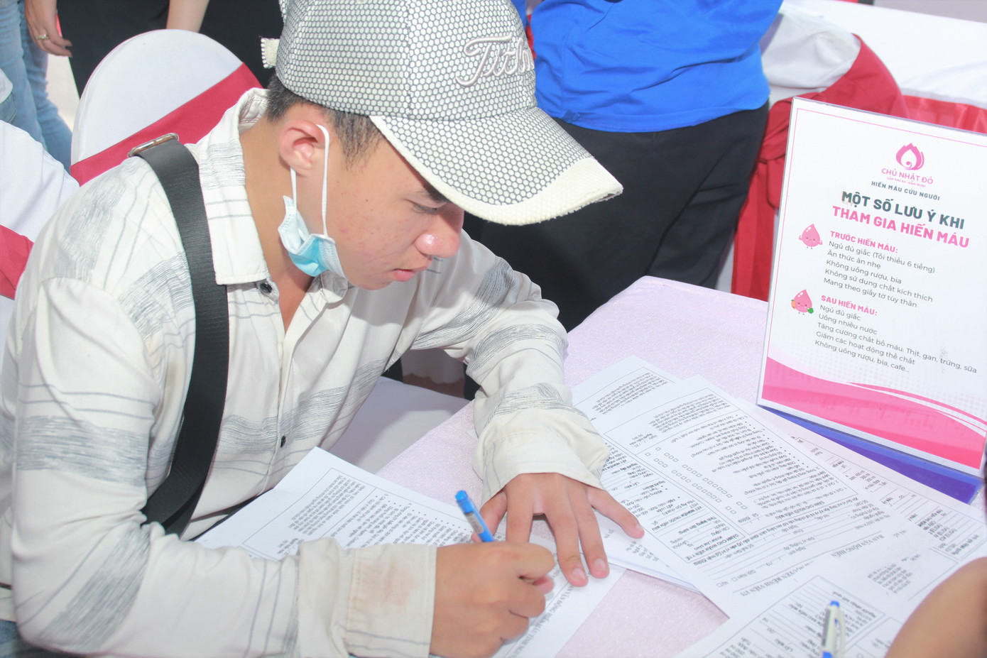 Toàn cảnh Chủ nhật Đỏ lần đầu diễn ra tại Bình Dương ảnh 17